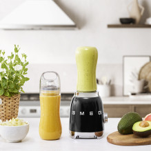 Blenderis - Smeg 50'style stiklinis juodas.