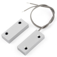 Saugumo Jutiklis - Viršutinio Montavimo Magnetinis Kontaktas NC 25-35 mm 550 mm Laidas