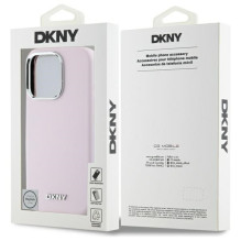 DKNY skysto silikono mažas metalinis logotipas MagSafe iPhone 16 Pro dėklas – rožinis DKNY skysto silikono mažas metalinis logotipas MagSafe iPhone 16 Pro dėklas – rožinis
