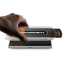 „Spigen Glas.TR EZ Fit Pro HD“ grūdinto stiklo 2 vnt. pakuotė, skirta „Samsung Galaxy Z Fold 7“ - skaidrus „Spigen Glas.TR EZ Fit Pro HD“ grūdinto stiklo 2 vnt. pakuotė, skirta „Samsung Galaxy Z Fold 7“ - skaidrus