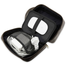 Guess Bag GUHBP4RPSW Organizatorius rudos / rudos 4G spausdintos juostelės Guess Bag GUHBP4RPSW Organizatorius rudos / rudos 4G spausdintos juostelės