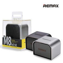 Remax universali nešiojama „Bluetooth“ kolonėlė M8 mini pilka Remax universali nešiojama „Bluetooth“ kolonėlė M8 mini pilka