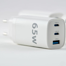 „Evelatus“ 65 W maksimalus greitasis įkroviklis, ES, USB-C1 / USB-C1 / USB-A, baltas „Evelatus“ 65 W maksimalus greitasis įkroviklis, ES, USB-C1 / USB-C1 / USB-A, baltas