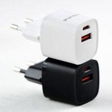 „Evelatus“ USB-A ir USB-C 30 W maks. / ES įkroviklis, juodas „Evelatus“ USB-A ir USB-C 30 W maks. / ES įkroviklis, juodas