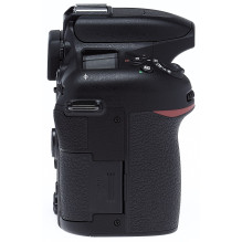 Nikon D7500 18-55mm f / 3.5-5.6G VR