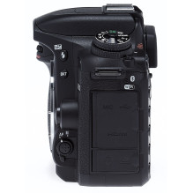 Nikon D7500 18-55mm f / 3.5-5.6G VR