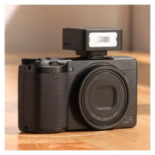 Apšvietimo įranga - Ulanzi SL01 Blykstė (GN:8, 250mAh, USB-C)