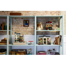 LEGO ICONS 11371 Shopping Street