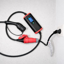 Adapteris Reach CEE 16A 400V to 220V Schuko