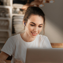 QCY T13X į ausis įdedamos ausinės su ENC IPX5 Bluetooth 5.3 - violetinės