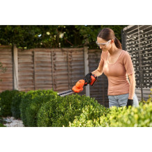 Black & Decker BCSS18D1-QW power hedge trimmer Black & Decker BCSS18D1-QW power hedge trimmer
