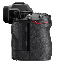 Nikon Z5 + NIKKOR Z 24-200mm f / 4-6.3 VR