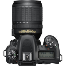 Nikon D7500 18-140mm f/3.5-5.6G ED VR