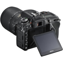 Nikon D7500 18-140mm f/3.5-5.6G ED VR