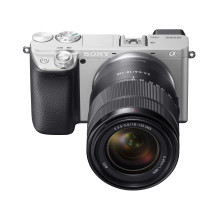 Sony A6400 + 18-135mm OSS (Silver) , (ILCE-6400M / S) , (α6400) , (Alpha 6400)