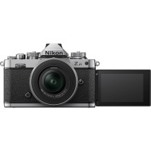 Nikon Z fc + NIKKOR Z DX 16-50mm f / 3.5-6.3 VR (Silver)