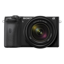 Sony A6600 + 18-135mm OSS...