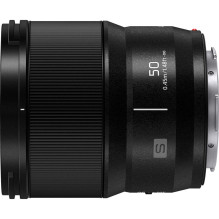 Panasonic LUMIX S 50mm F1.8 (S-S50) Panasonic LUMIX S 50mm F1.8 (S-S50)