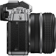 Nikon Z fc + NIKKOR Z 28mm f / 2.8 (SE) (Silver)