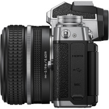 Nikon Z fc + NIKKOR Z 28mm f / 2.8 (SE) (Silver)
