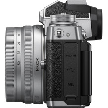 Nikon Z fc + NIKKOR Z DX 16-50mm f / 3.5-6.3 VR + NIKKOR Z DX 50-250mm f / 4.5-6.3 VR (Silver)
