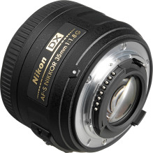 Nikon AF-S DX NIKKOR 35mm f / 1.8G + Nikon Speedlight SB-700