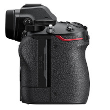 Nikon Z5 + NIKKOR Z 24-70mm f / 4 S + FTZ II Adapter