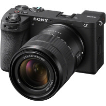 Sony A6700 + 18-135mm...