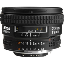 Nikon AF Nikkor 20mm f / 2.8D