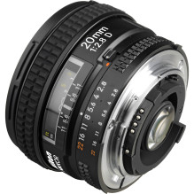 Nikon AF Nikkor 20mm f / 2.8D