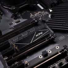 SSD - XPG GAMMIX S70 Blade 1 TB PCIe 4.0 NVMe 7400 MB / s SSD - XPG GAMMIX S70 Blade 1 TB PCIe 4.0 NVMe 7400 MB / s