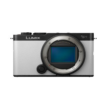 Panasonic Lumix DC-S9 Body (Smokey White) Panasonic Lumix DC-S9 Body (Smokey White)