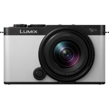 Panasonic Lumix DC-S9 + LUMIX S 18-40mm / F4.5-6.3 (Smokey White)
