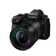 Panasonic Lumix S1 II +...