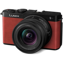 Panasonic Lumix DC-S9N + LUMIX S 18-40mm / F4.5-6.3 (Crimson Red) Panasonic Lumix DC-S9N + LUMIX S 18-40mm / F4.5-6.3 (Crimson Red)