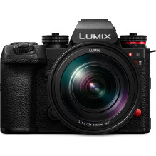 Panasonic Lumix S1R II +...