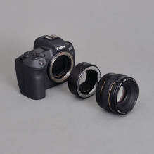 Adapteris - Urth Electronic Lens Mount Adapter EOS RF, autofocus, secure connection Adapteris - Urth Electronic Lens Mount Adapter EOS RF, autofocus, secure connection