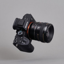 Adapter - Urth Lens Mount Adapter Canon EF / EF-S to Sony E