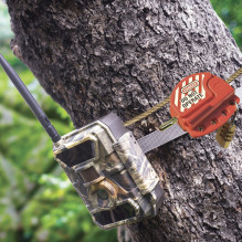 PNI Hunting 400C PRO 24MP Hunting Camera Kit includes the case and security strap PNI Hunting 400C PRO 24MP Hunting Camera Kit includes the case and security strap