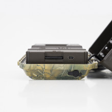 PNI Hunting 400C PRO 24MP Hunting Camera Kit includes the case and security strap PNI Hunting 400C PRO 24MP Hunting Camera Kit includes the case and security strap