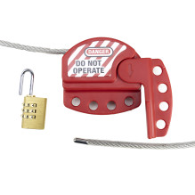 PNI Hunting 400C PRO 24MP Hunting Camera Kit includes the case and security strap PNI Hunting 400C PRO 24MP Hunting Camera Kit includes the case and security strap