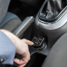 Automobilinis įkroviklis Maxlife 'MXFT-02' juodas 3.1A (2xUSB / FM moduliatorius / USB laikmena)