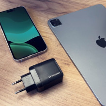 Įkroviklis Wozinsky 'GaN' juodas 20W (USB / USB-C)