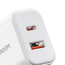 Charger Joyroom 'JR-TCF05' white 20W (1xPD 1xQC3.0) + 'Type-C / Lightning' 100cm cable Charger Joyroom 'JR-TCF05' white 20W (1xPD 1xQC3.0) + 'Type-C / Lightning' 100cm cable