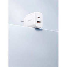 Įkroviklis Joyroom 'JR-TCF05' baltas 20W (1xPD 1xQC3.0) + 'Type-C / Lightning' 100cm laidas Įkroviklis Joyroom 'JR-TCF05' baltas 20W (1xPD 1xQC3.0) + 'Type-C / Lightning' 100cm laidas
