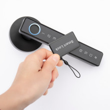 Viedā durvju slēdzene ar...