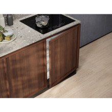 „Electrolux LFB3AE82R“ šaldytuvas-šaldiklis, įmontuojamas, 93 LE, baltas „Electrolux LFB3AE82R“ šaldytuvas-šaldiklis, įmontuojamas, 93 LE, baltas
