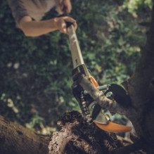 Fiskars Fiskars PowerGear X cutting giraffe UPX82