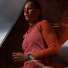 Apple Watch Series 9 Cellular 45mm Starlight / Starlight Sport Loop