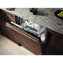 „Electrolux EEQ47210L“ pilnai įmontuojama, 13 vietų komplektų, E